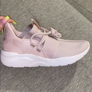 Fabletics Sneakers